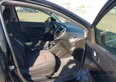 2020 Chevrolet Sonic Fwd Lt 5-Door from USA, damaged, VIN 1G1JD6SB1L4109762